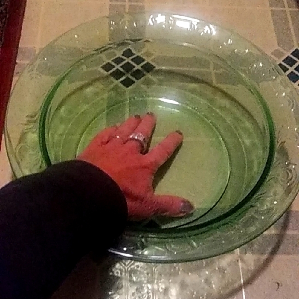 Huge pyrex bowl green L22
